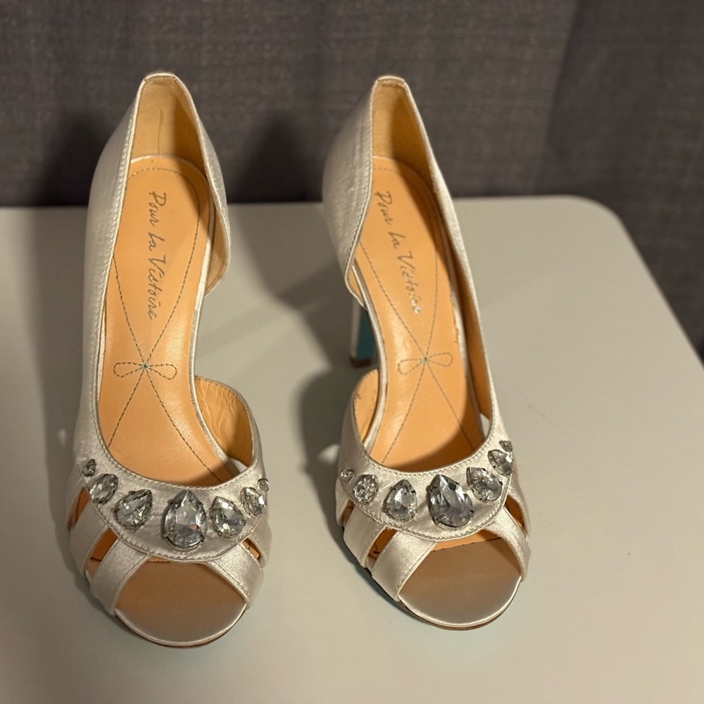 Pour La Victoire Ivory Embellished Heels
